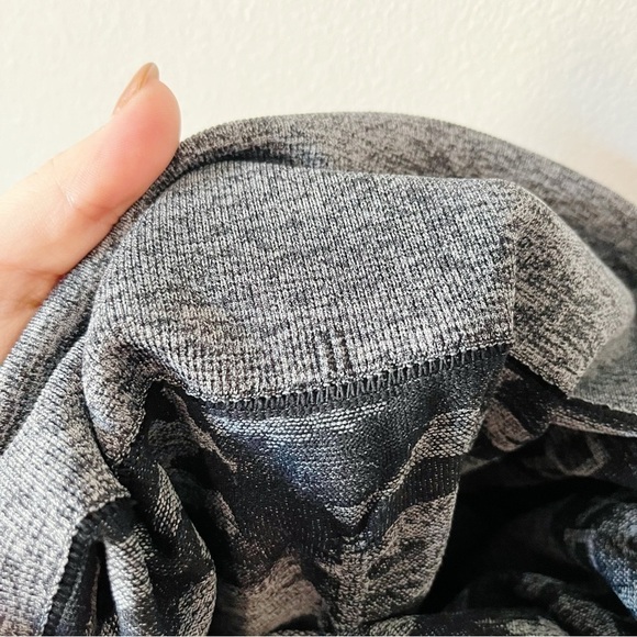 Gymshark Women’s Camo Seamless Leggings Black/Gray Size Small? Gym Workout - Picture 7 of 8